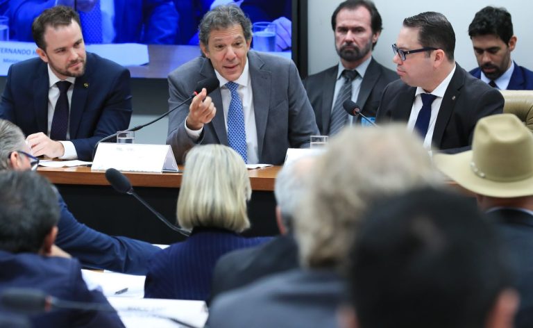 Haddad diz que Receita alcançará os “verdadeiros ladrões da nação”
