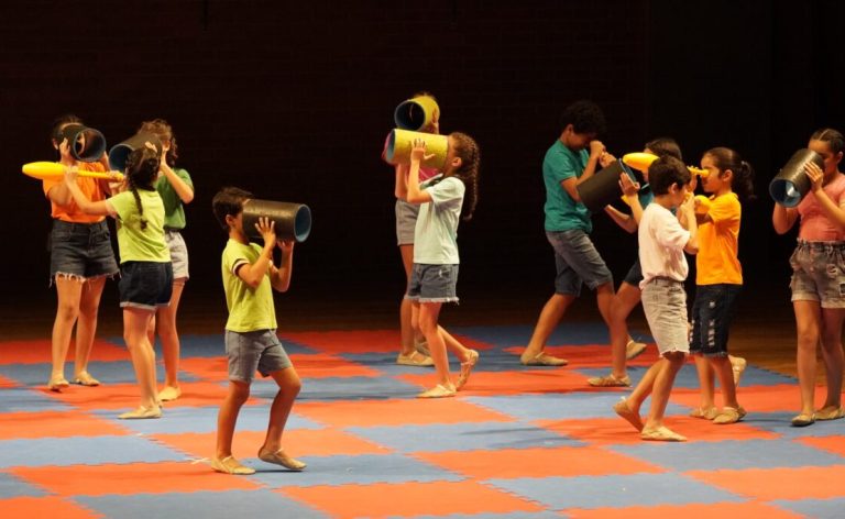 Basileu França abre mais de mil vagas para formação artística