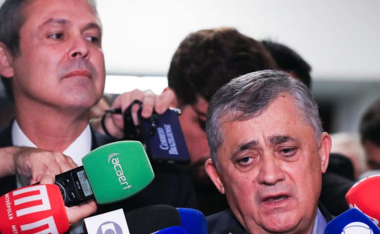 José Guimarães diz ser contra socorro do governo federal ao BRB