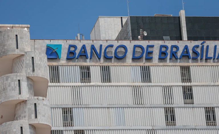 Justiça suspende lei que repassou terrenos públicos do DF ao BRB