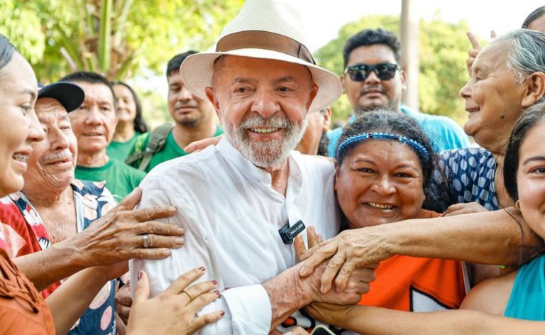 Justiça tributária: Lula celebra isenção para quem ganha até R$ 5 mil
