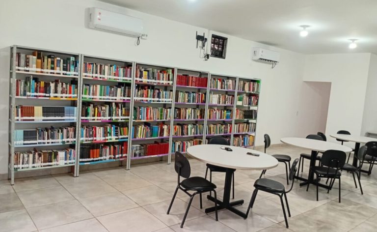 Secult doa de mais de mil livros para biblioteca municipal de Baliza