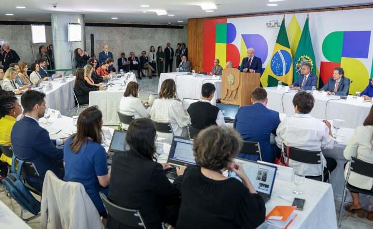 Lula afirma que vai vetar PL da Dosimetria