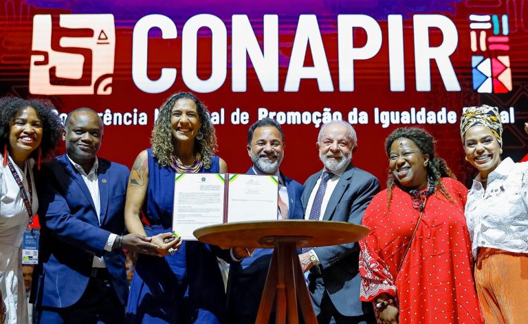Lula critica imaginário racista que persiste no país, em conferência