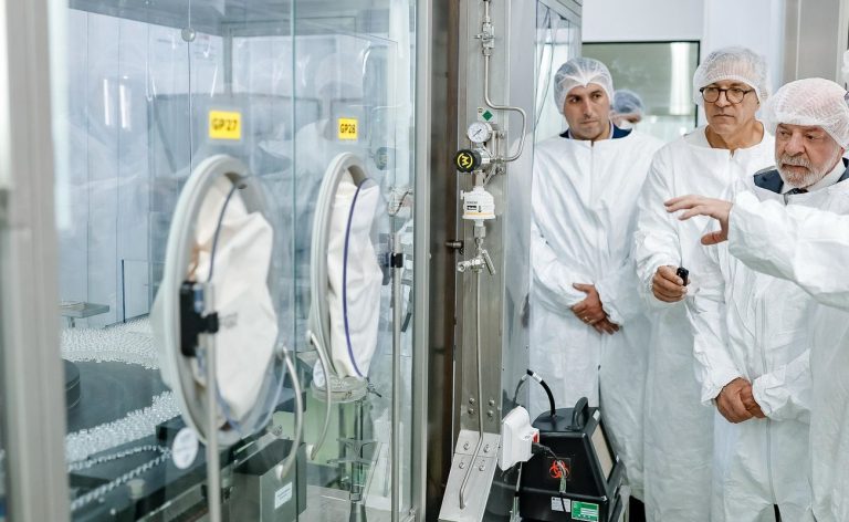 Lula defende parceria com a China para produção de vacina