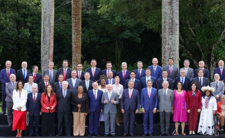 Lula diz que é preciso informar melhor ações do governo