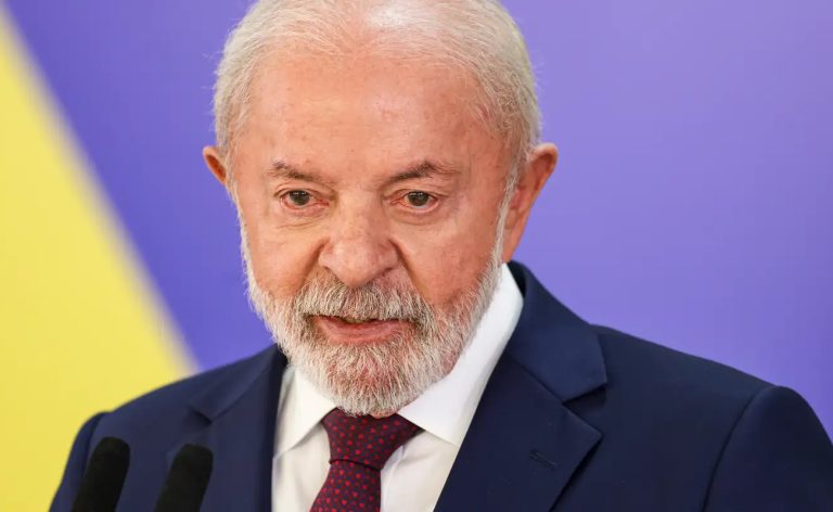 Lula diz que valor do salário mínimo no Brasil é “muito baixo”