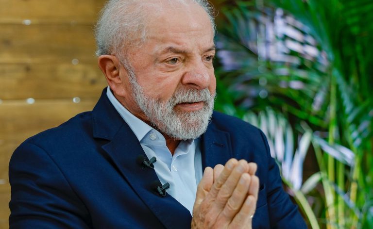 Lula pede mobilização contra "indústria de contar mentiras"