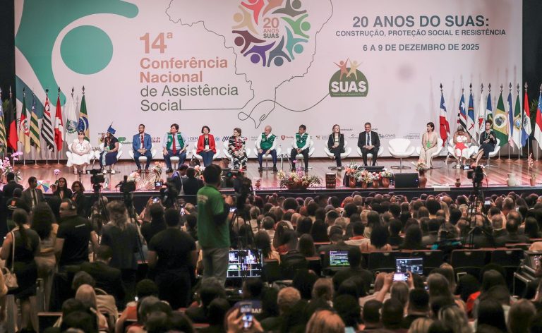 Lula propõe reunião dos Poderes para tratar de feminicídio