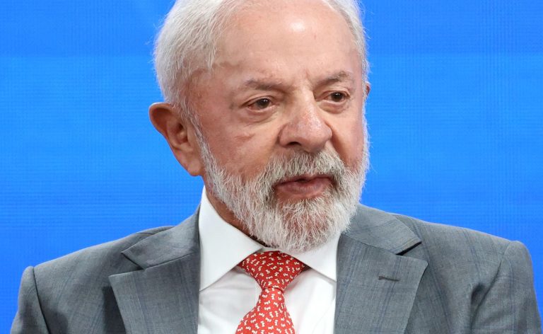 Lula reúne STF, BC, PF e Receita para debater combate ao crime