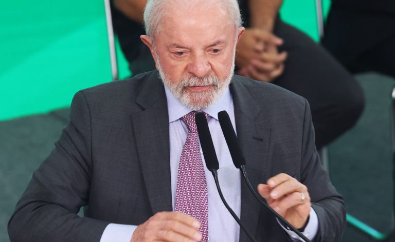 Lula reúne ministros no Alvorada e discute Operação Contenção