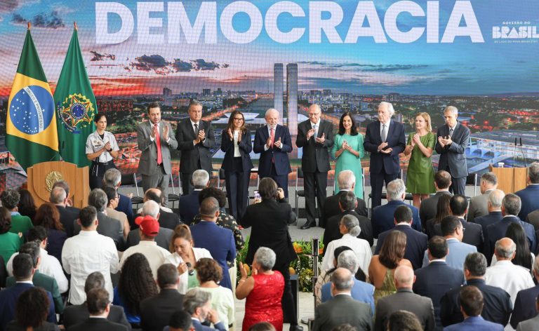 Lula veta integralmente PL da Dosimetria