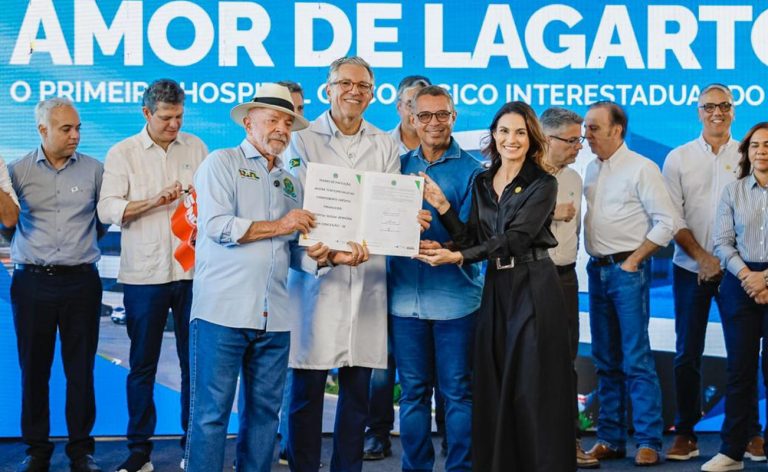 Lula visita primeiro hospital oncológico interestadual do país