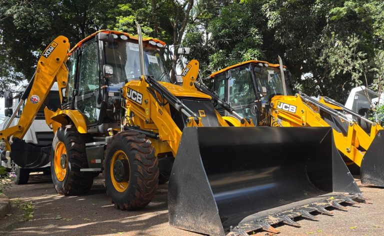 Mecaniza Campo entrega R$ 8,5 milhões em máquinas a 23 municípios goianos