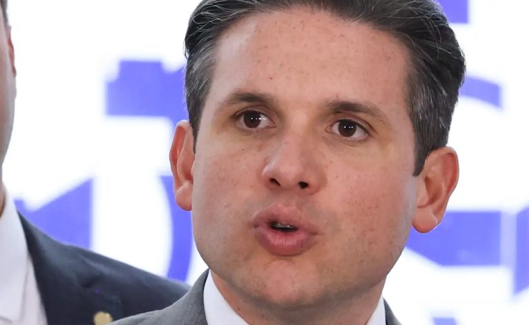 Motta diz que fim da escala 6x1 será debatida por meio de PEC