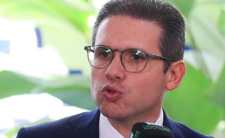 Motta pauta PEC que dificulta denúncias criminais contra parlamentares