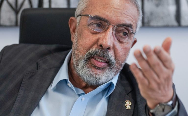 Não há mais razão para manter escala 6x1 e jornada de 44h, diz senador