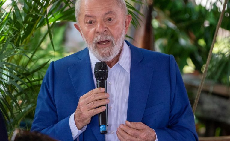 “Não podemos nos conformar com homens matando mulheres”, diz Lula