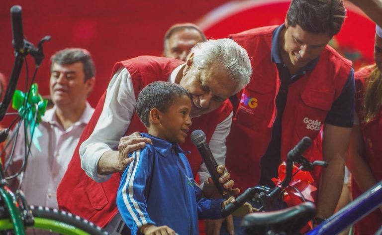 ENTREGA DE BRINQUEDOS NATAL DO BEM