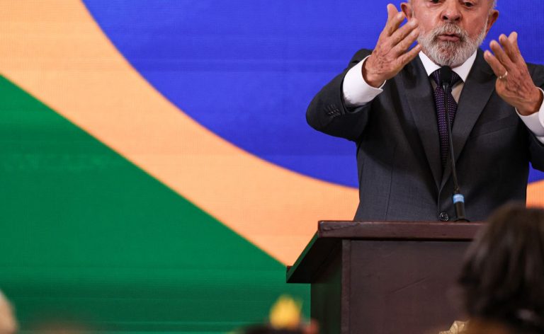 No Conselhão, Lula pede fim da escala 6x1 e ações contra o feminicídio