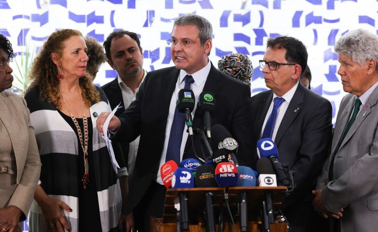 Operação policial no Rio tem críticas e defesas de deputados federais