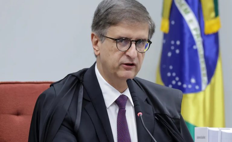 PGR opina pela prisão domiciliar humanitária de Jair Bolsonaro