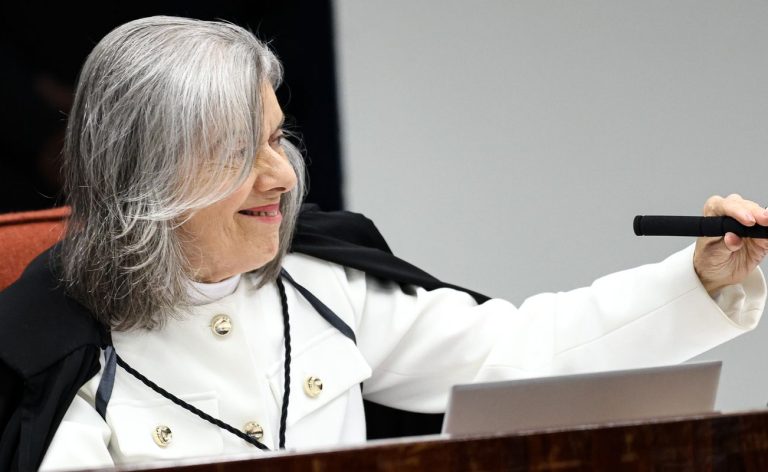 Para ministra Cármen Lúcia, Bolsonaro liderou organização criminosa