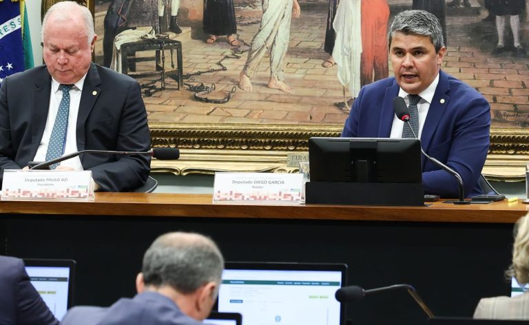 Pedido de vista adia votação de parecer sobre mandato de Zambelli