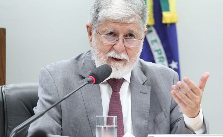 Pretexto para intervenção é inaceitável, diz Celso Amorim