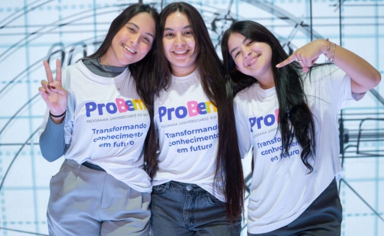 alunas com camiseta do ProBem
