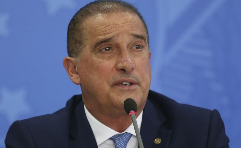 Problemas com descontos era recorrente, diz ministro de Bolsonaro