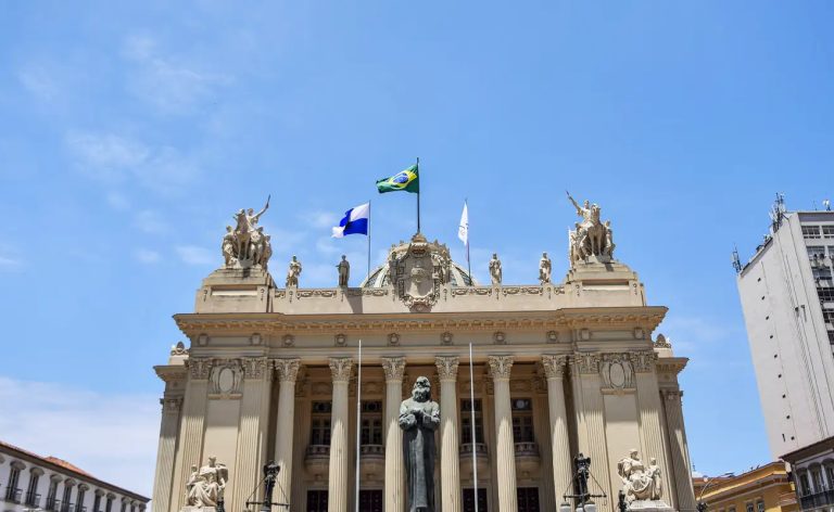 RJ: projeto prevê uso de banheiros neutros para pessoas trans