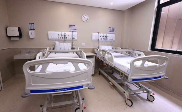 Sala de internação do novo HGG