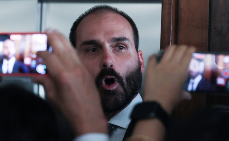 STF julga denúncia contra Eduardo Bolsonaro por coação