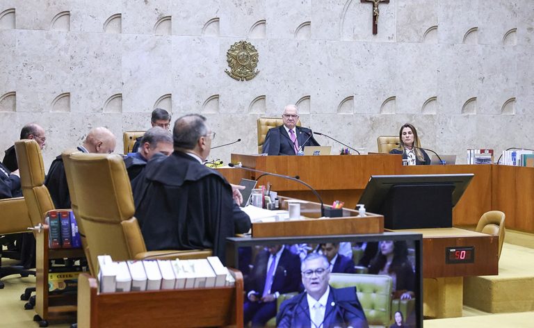 STF suspende julgamento sobre aplicação de súmula que proíbe nepotismo