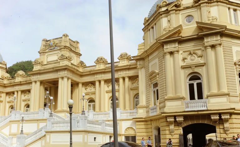 STF vai decidir se eleição para governo do RJ será direta ou indireta