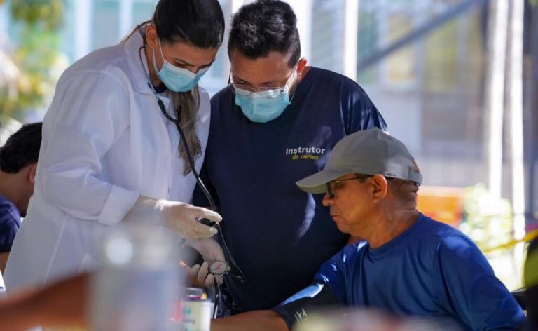 Saúde abre processo seletivo temporário para contração de enfermeiros e técnicos de enfermagem