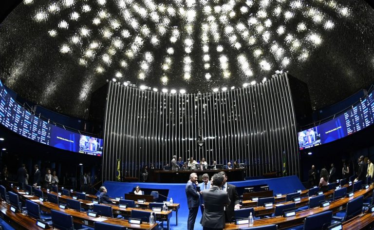 Senado aprova regras mais duras para condenados por morte de policiais
