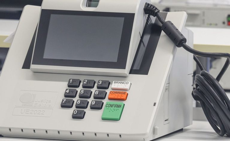 TSE inicia nova etapa de testes de segurança das urnas