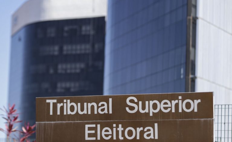 TSE julga hoje processo que pede cassação do governador do Rio