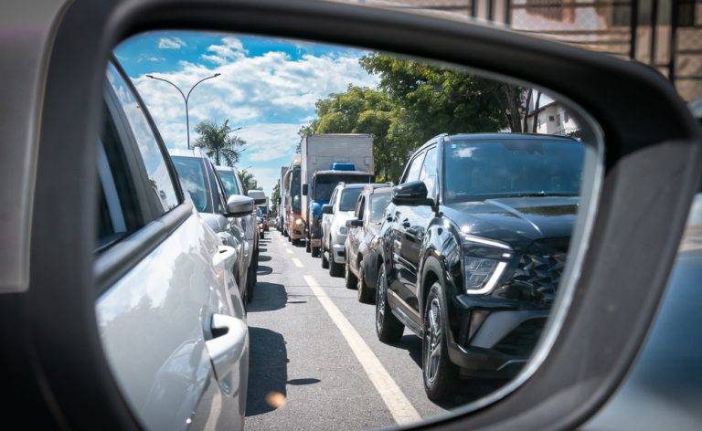 IPVA 2025 dos finais de placa 3 a 0 vence nesta quarta-feira - Retrovisor de carro IPVA 2025