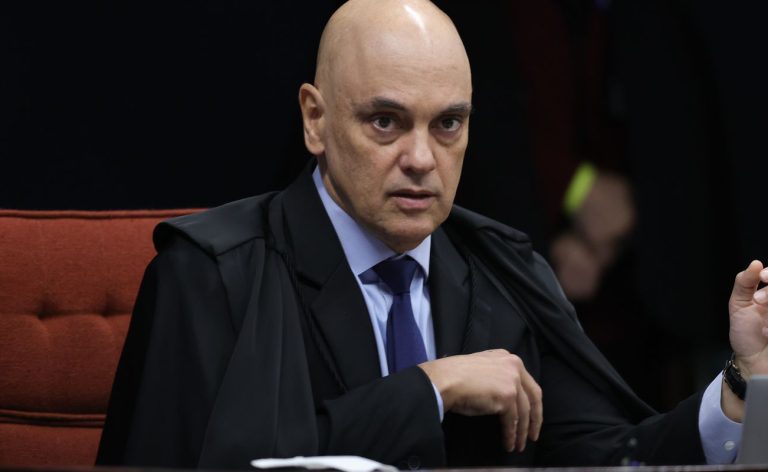 Trama golpista: STF retoma sessão com voto de Alexandre de Moraes