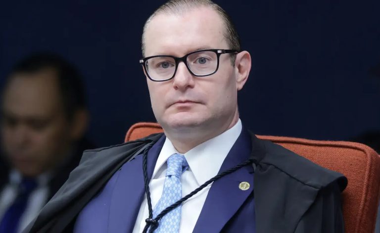 Zanin decide manter presidente do TJ como governador interino do Rio