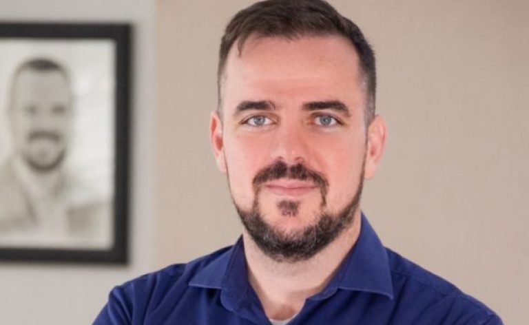 gustavo-mendanha-610x503