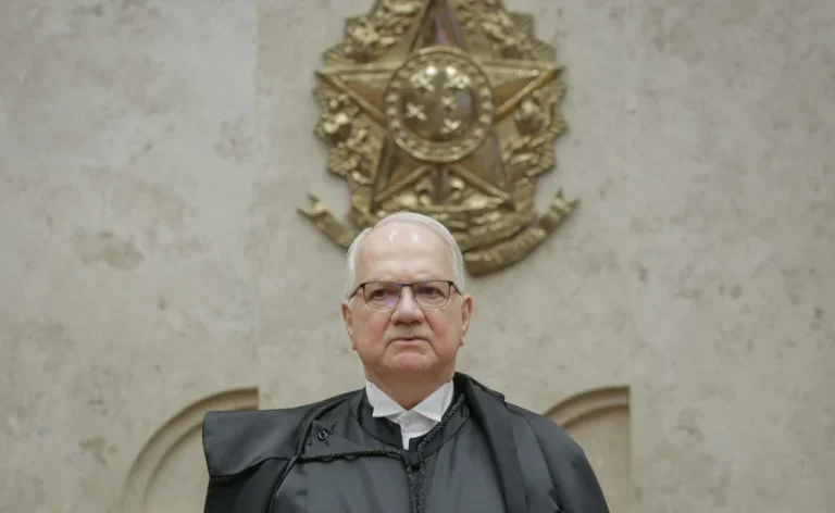 ministros-stf-edson-fachin-durante-sessao-solene-de-abertura-do-ano-judiciario-metropoles-2-scaled