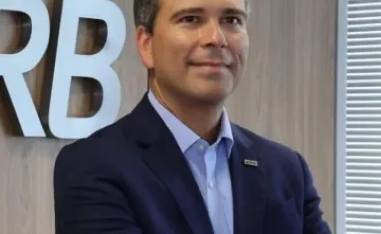 paulo-henrique-costa-presidente-do-banco-estatal-de-brasilia-brb-1743455617597_v2_360x480.jpg